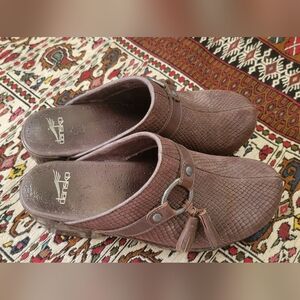 Dansko Brown Shandi Clogs with Tassel Sz 39